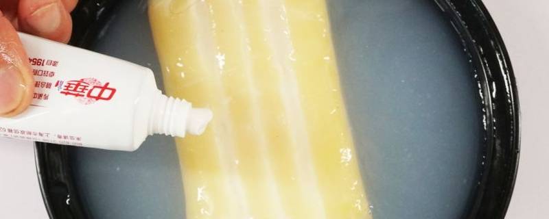 肥皂水的主要化学成分